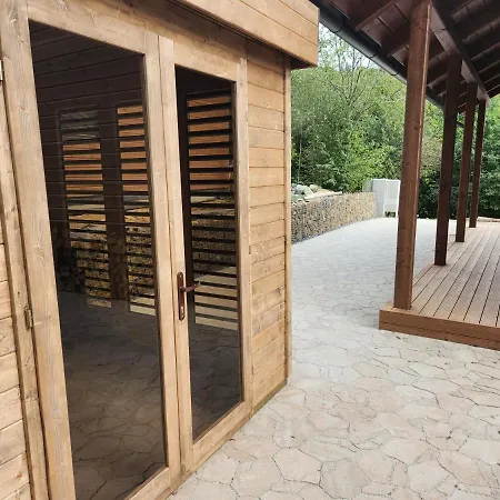 Holiday home Fiona With Jacuzzi Myto pod Dumbierom