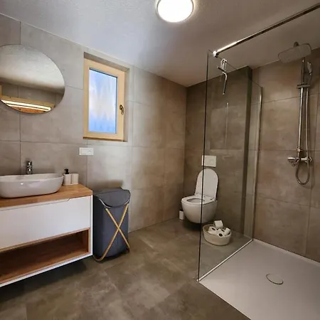 Vakantiehuis Fiona With Jacuzzi *