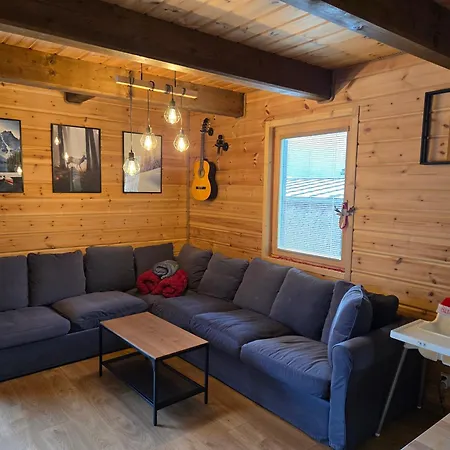 Fiona With Jacuzzi Vakantiehuis